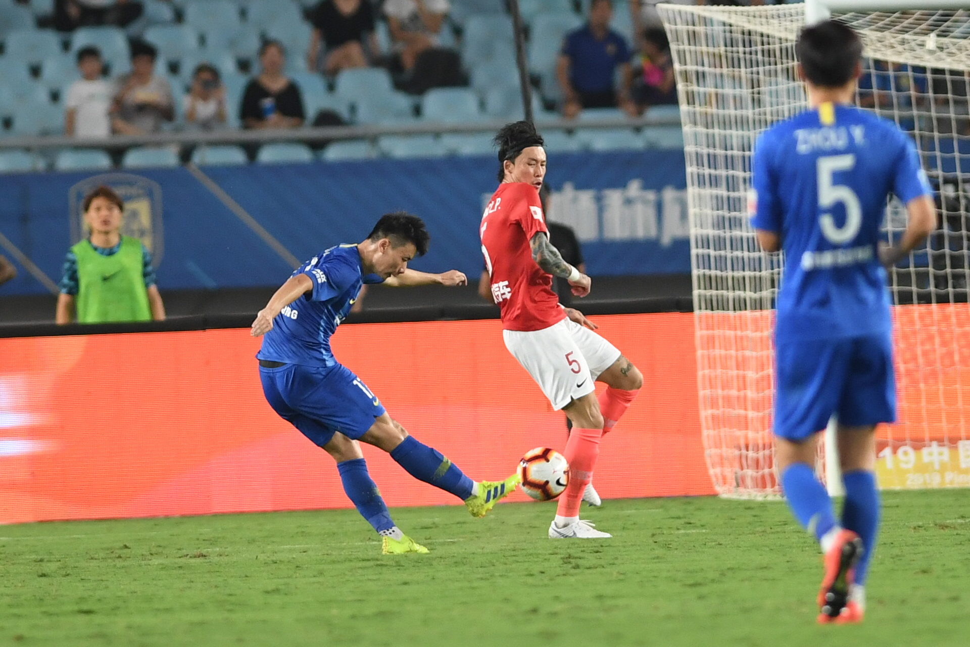 大连阿尔滨主场不敌江苏苏宁，遗憾失利的简单介绍