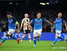 顶尖球队尽显实力，场上对决令人心跳加速(顶尖球员与超级巨星)